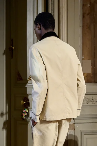 Look 12